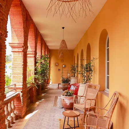 Maison Arcades 1 Bed & Breakfast